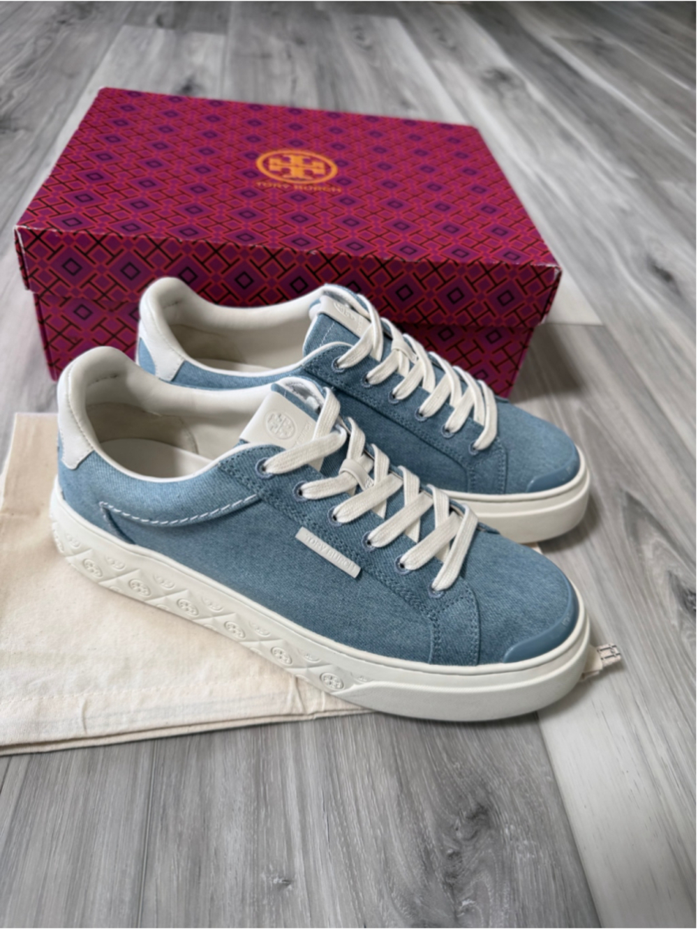 Tory Burch Ladybug Denim Sneakers Jean 401 Women’s 8.5 Blue 150228 Box